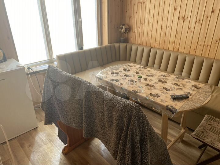 Комната 60 м² в 2-к., 1/2 эт.