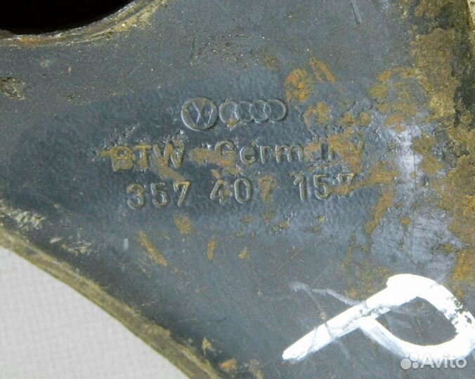 Рычаг передний левый/правый VW Passat B3