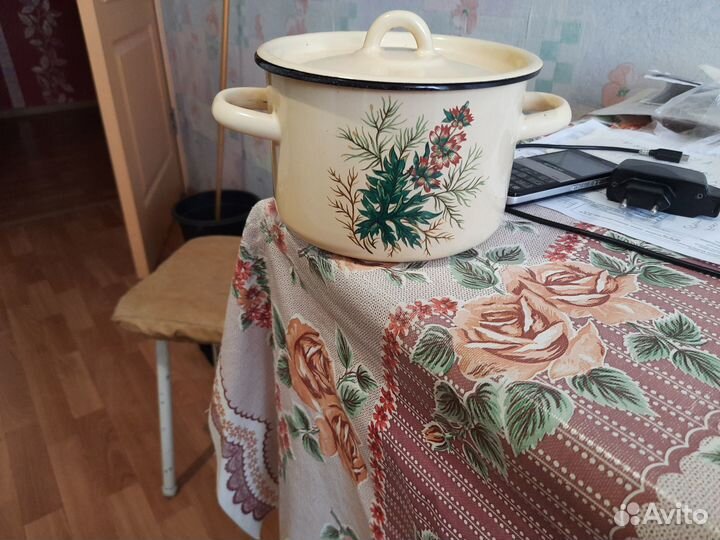 Кастрюля новая 4-5литра