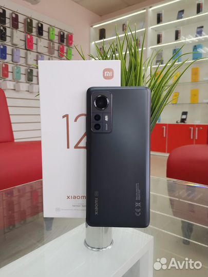 Xiaomi 12, 8/256 ГБ