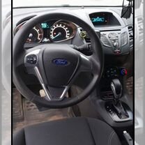 Ford Fiesta 1.6 AMT, 2015, 122 000 км, с пробегом, цена 800 000 руб.