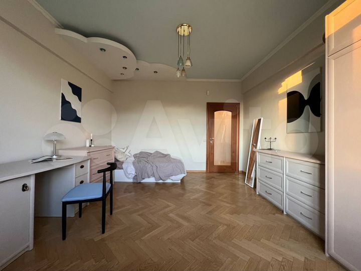 Комната 17 м² в 5-к., 8/8 эт.