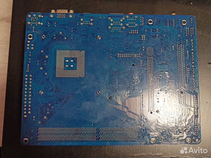 Материнская плата с процессором и памятью