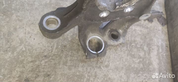 Поворотный кулак передний правый ауди а4 б8