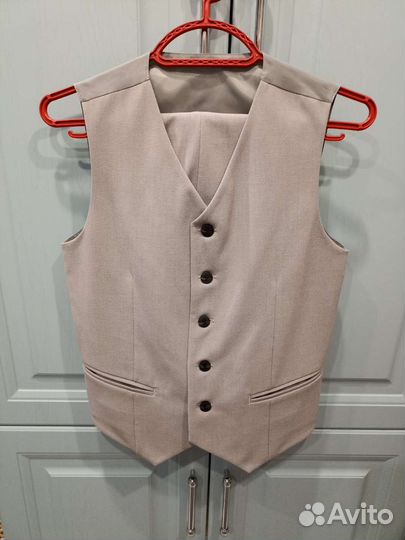 Костюм классический. Тройка Р. 164-170