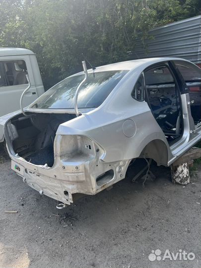 Volkswagen Polo 1.6 AT, 2014, 100 000 км