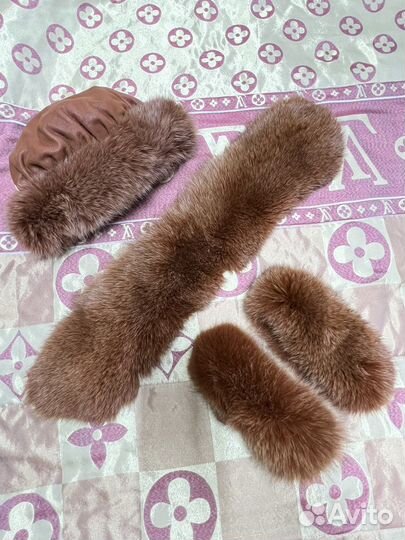 Шапка+воротник+манжеты меховые