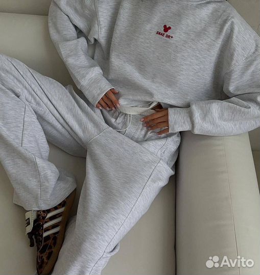 Спортивный костюм женский