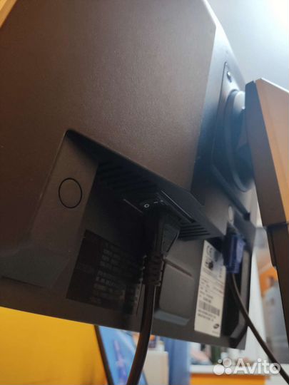 Монитор Samsung SyncMaster 740n