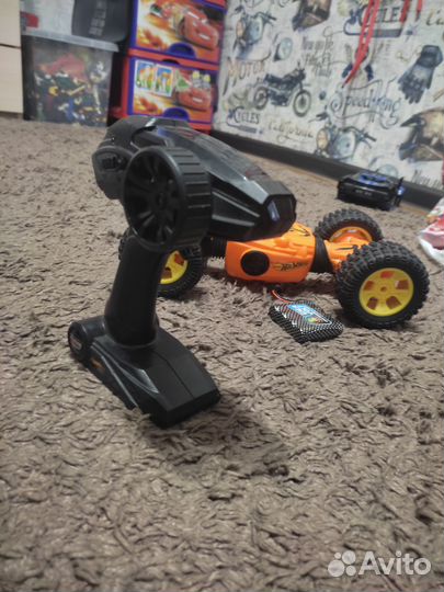Машина на радиоуправлении hotwheels