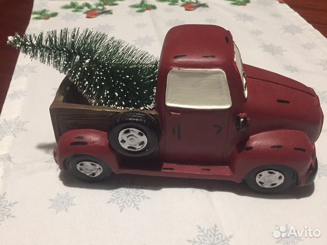 Новогодняя ретро машина с ёлкой