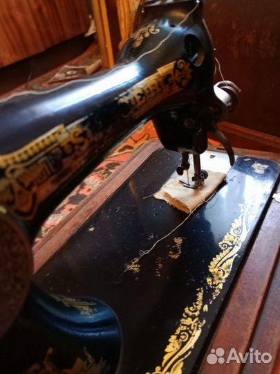 Швейная машина зингер