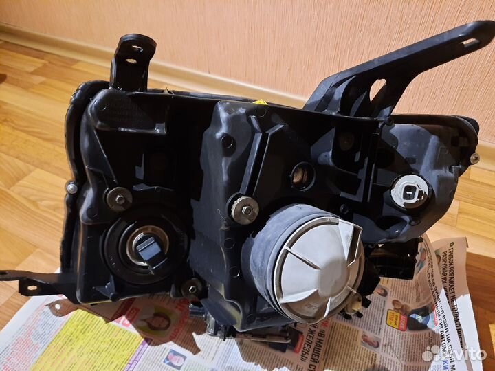 Фара mitsubishi pajero 4 ксенон