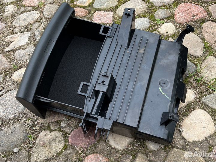 Бардачок ящик под левое сидение VAG