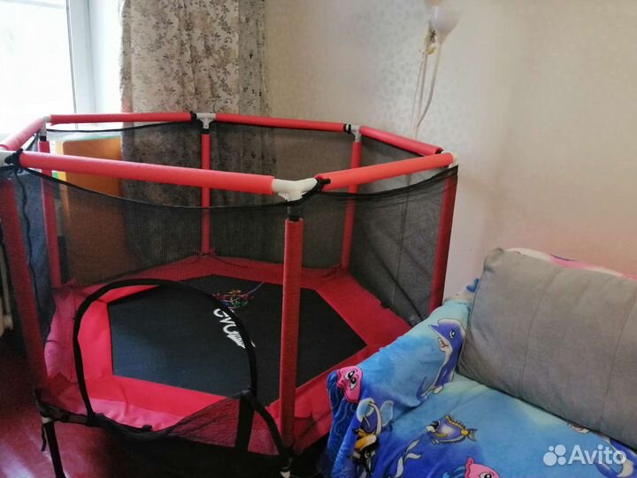 Манеж-батут