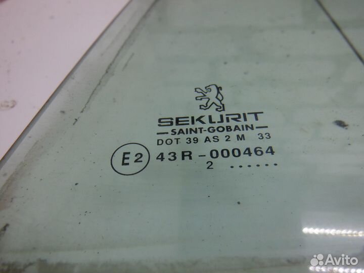 Стекло двери задней левой Peugeot 206