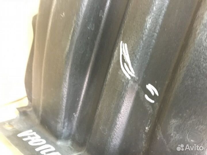 Локер подкрылок передний правый Toyota Camry 70