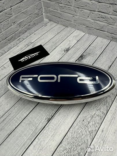 Ford focus третий Передний значок