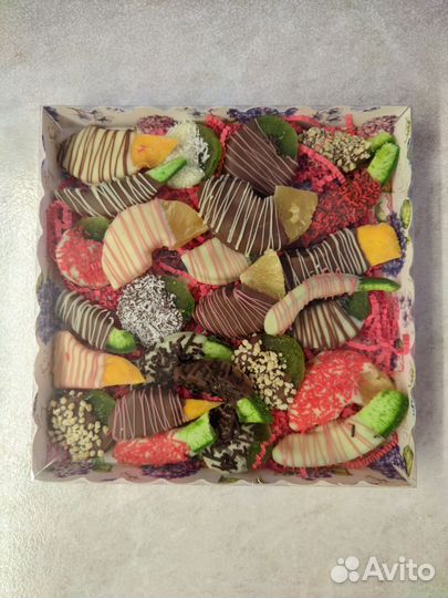 Фрукты в шоколаде