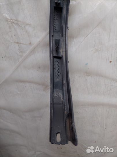 Накладка колёсной арки Touareg задняя левая