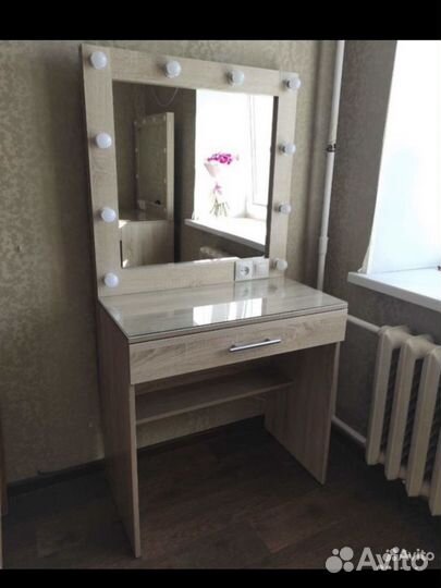 Гримерный стол