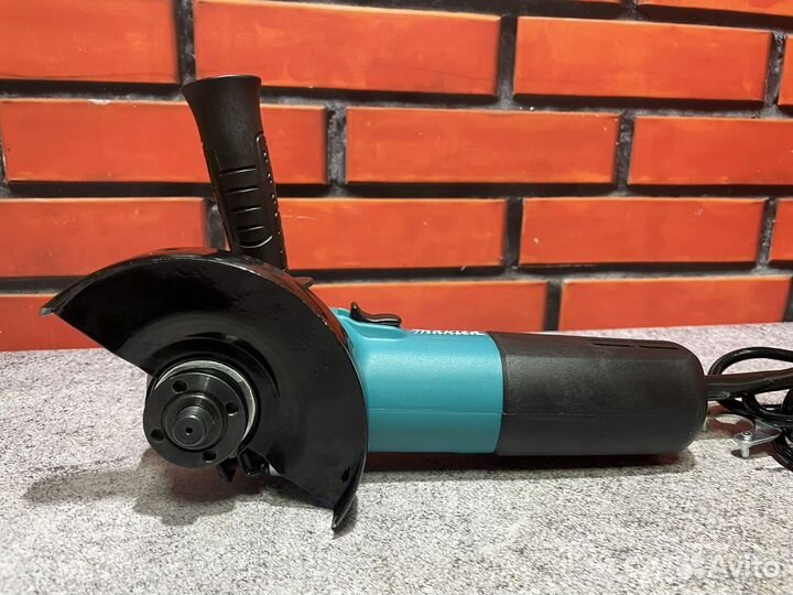 Ушм Болгарка Makita 9555N