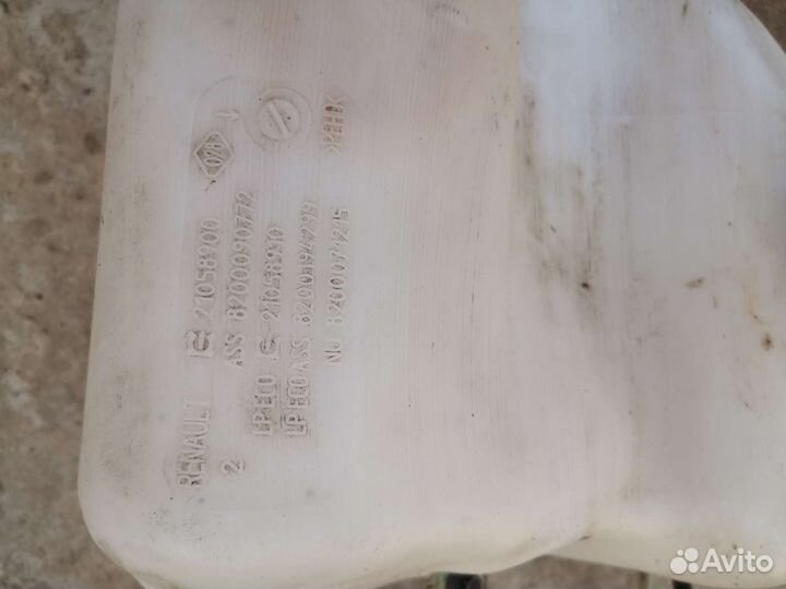 Бочек омывателя на renault symbol