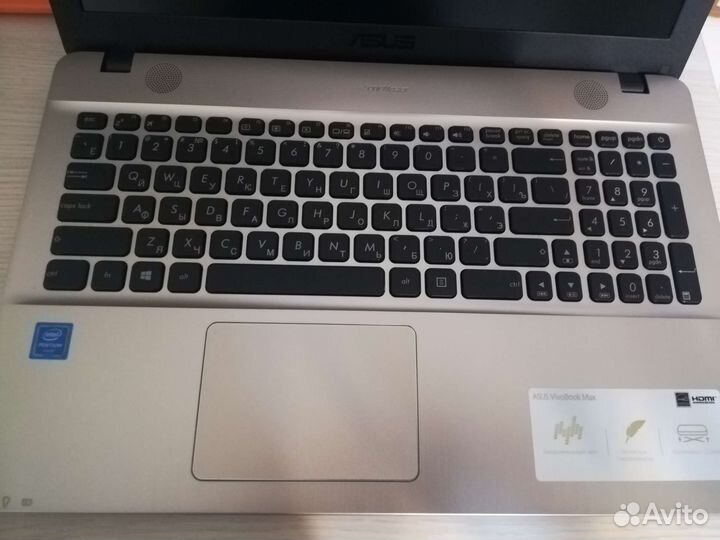 Ноутбук asus D541N