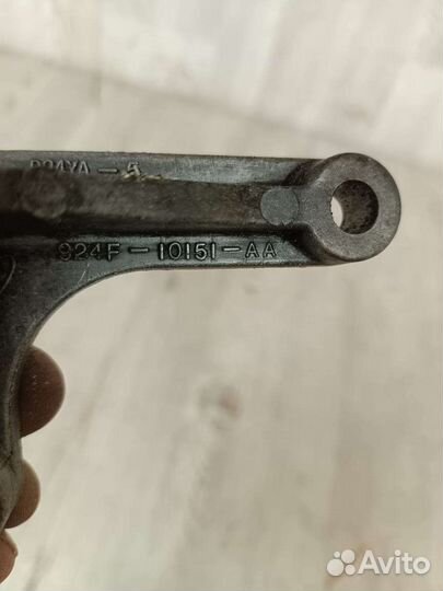 Кронштейн генератора Ford Transit 94-00