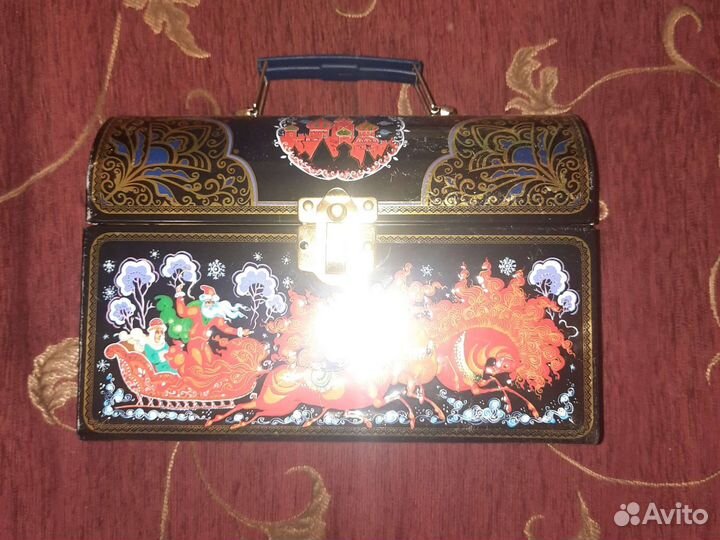 Новогодняя коробка для подарков