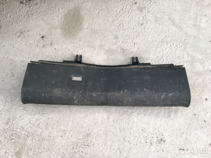 Обшивка багажника задняя Audi A4 B6(4146)