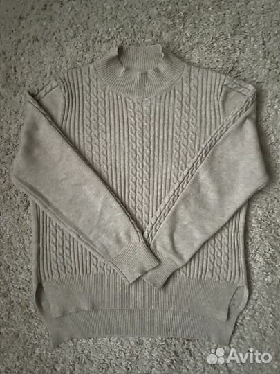 Свитер женский