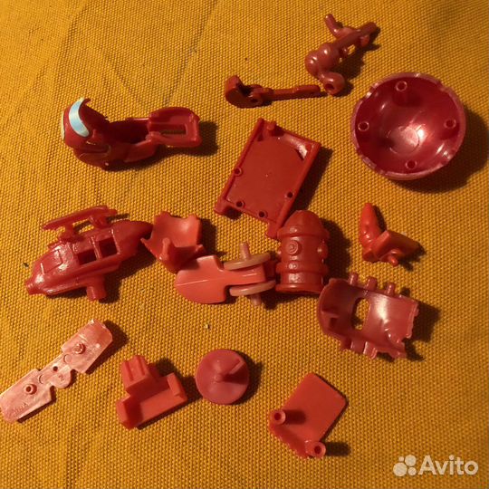 Лом кусочки от фигурок киндер сюрприз