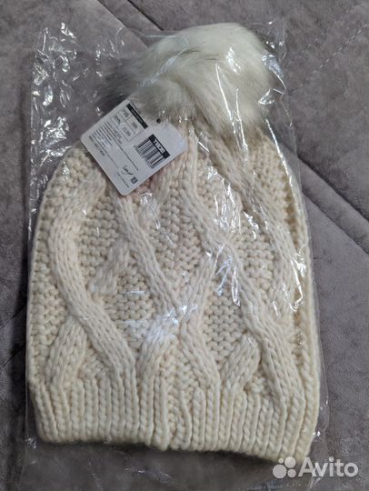 Шапка твоё новая бежевая