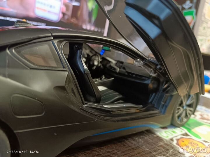 Машина на радиоуправлении BMW I8