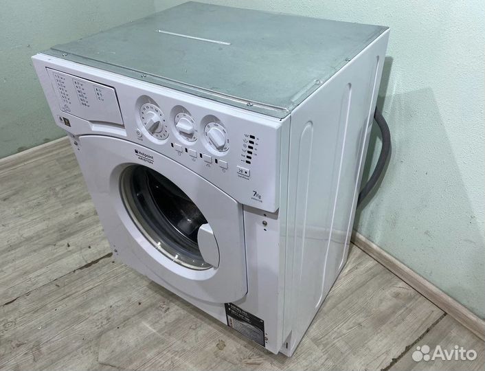 Стиральная машина встраиваемая Hotpoint-Ariston