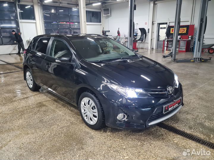 Toyota Auris 1.6 МТ, 2014, 117 700 км