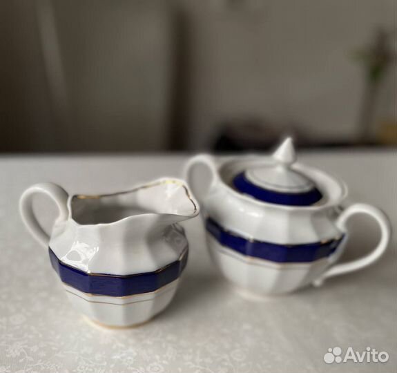 Сахарница и молочник