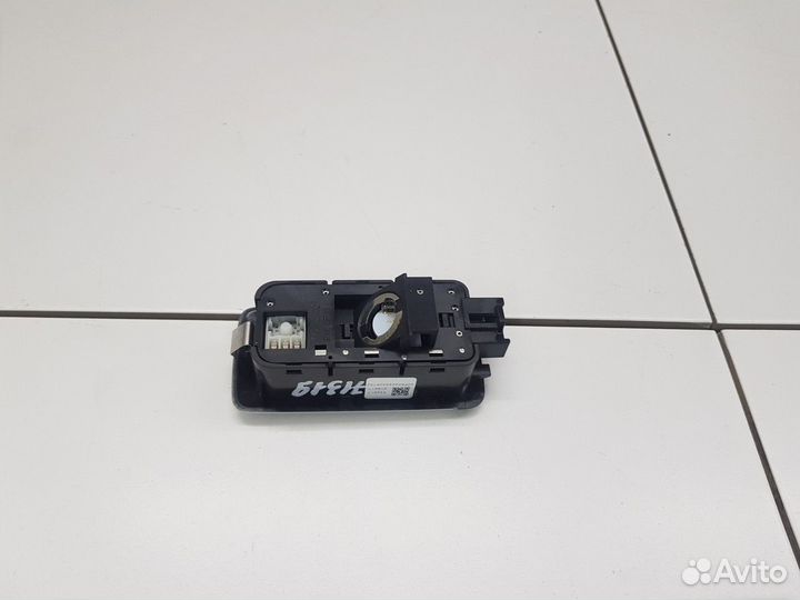 Плафон внутреннего освещения (Geely Coolray)