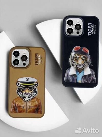 Чехол для iPhone Santa Barbara с вышивкой