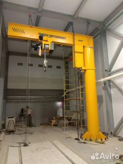 Кран консольный электрический 4м 1т