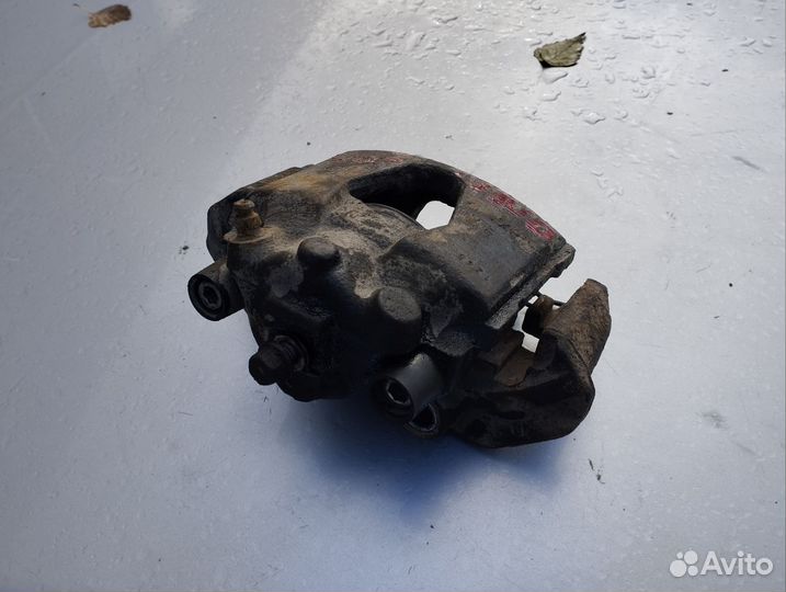 Суппорт передний левый Opel Corsa B