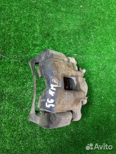 Суппорт тормозной передний правый Mitsubishi