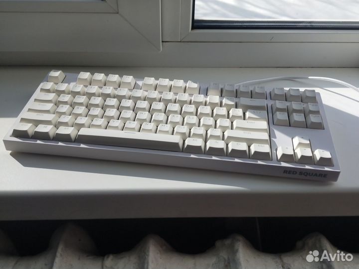 Механическая клавиатура белая Red Square Keyrox