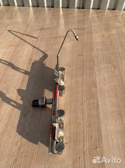 Топливная рампа Peugeot 308 1.6L