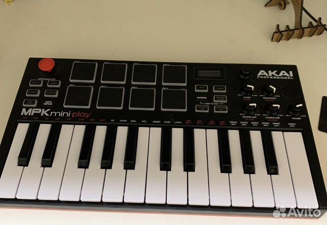 Akai mpk mini play миди клавиатура