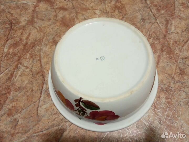 Фарфоровая салатница СССР