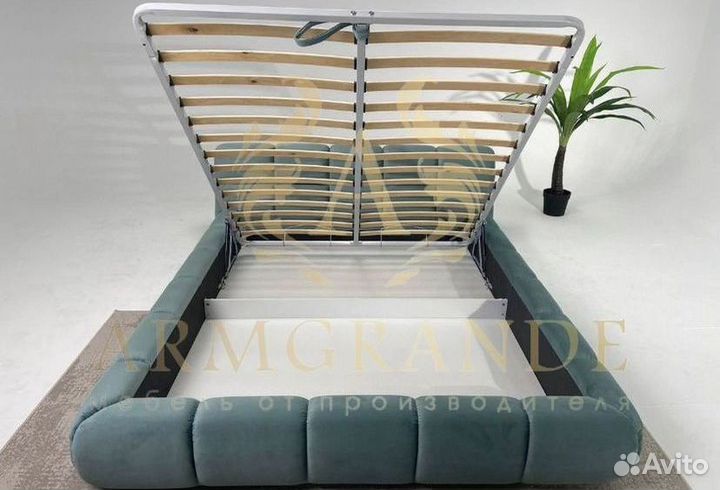 Кровать двуспальная