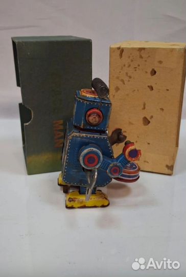 Старинная заводная игрушка