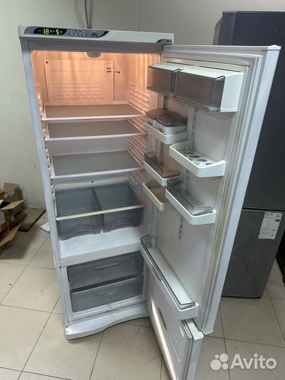 Холодильник Атлант в рабочем состоянии